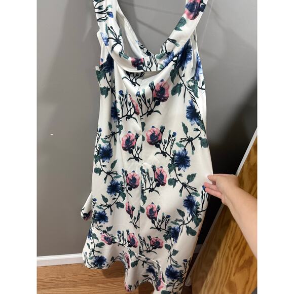 2X  Venus off shoulder floral dress - Picture 7 of 8